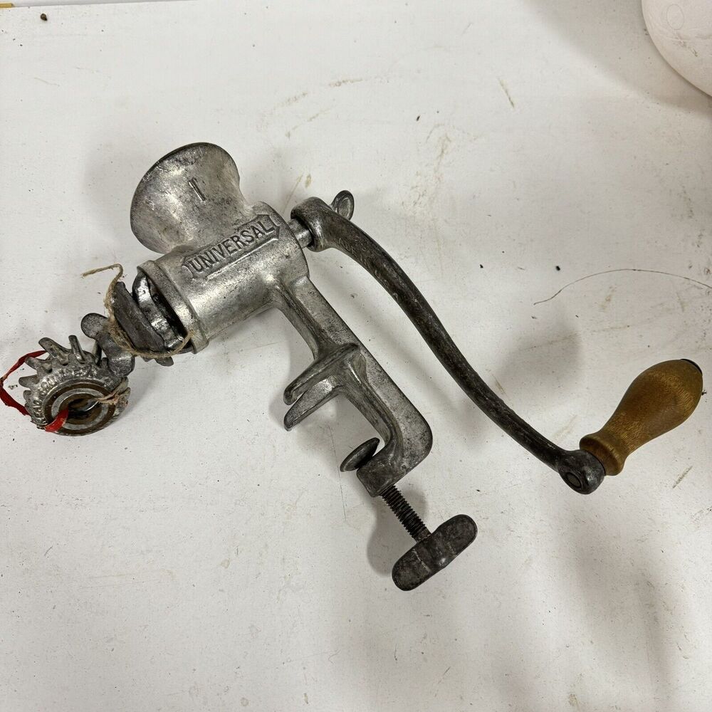Vintage Universal No.1 Meat Grinder & Food Chopper LF&C New Britain Conn USA HNB
